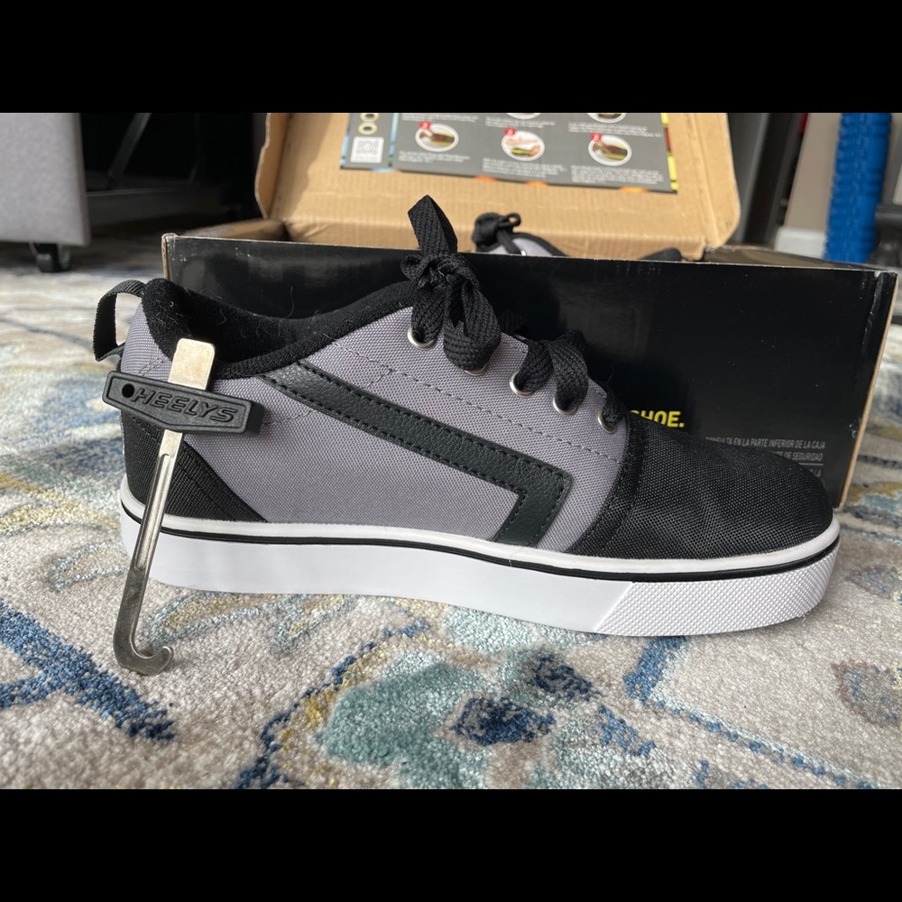 Heelys boys size 5